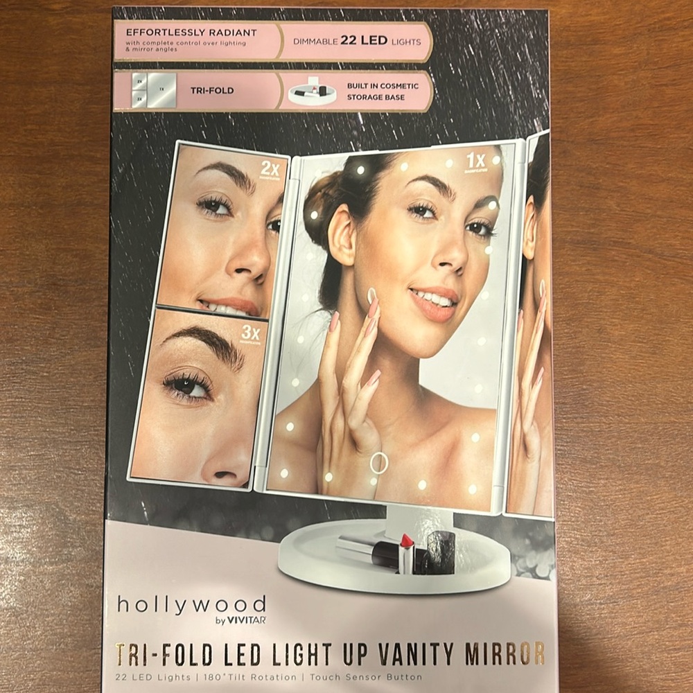 Hollywood Vivitar Mirror Tri-Fold 22 LED Dimmable Light Up Vanity Black